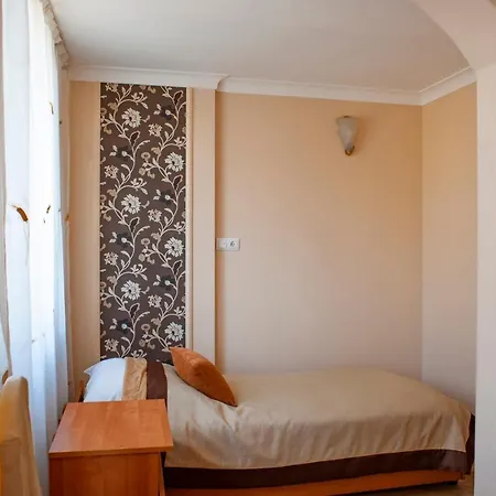Hotell Livia 3*